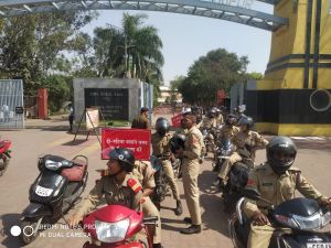 एनसीसी एवं यातायात पुलिस रायपुर के द्वारा यातायात जागरूकता पैदल रैली एवं मोटरसाइकिल हेलमेट जागरूकता रैली का आयोजन किया गया।