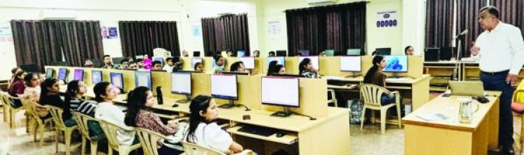 विषान्तर्गत परियोजना क्रियान्वयन पर अतिथि व्याख्यान से मैक ने दी नौकरी पाने जागरूकता