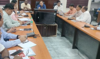 शुक्रवार को आएगी डीएपी खाद की रैक:कलेक्टर ने अधिकारियों को दिए निर्देश; बोले- शिकायत नहीं आनी चाहिए, सभी किसानों को खाद मिलेगी