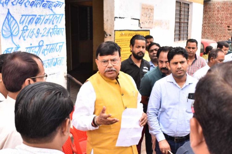 ऊर्जा मंत्री तोमर ने उपनगर ग्वालियर में भ्रमण कर सफाई व्यवस्था का लिया जायजा