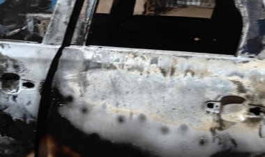 डिंडौरी में प्रभारी राजस्व निरीक्षक की कार में लगाई आग:अज्ञात लोगों के खिलाफ थाने में शिकायत दर्ज