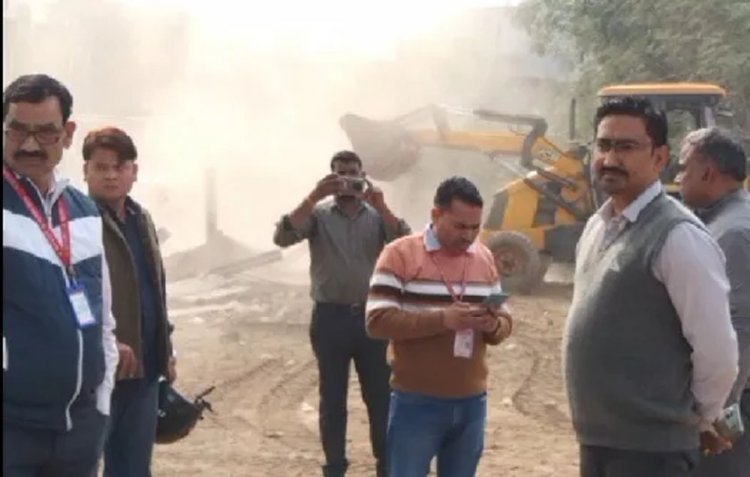 ग्वालियर :मंदिर की 100 करोड़ की जमीन पर प्लाटिंग! प्रशासन ने चलवा दिया बुलडोजर