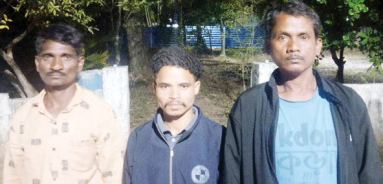 विस्फोटक सहित तीन नक्सली गिरफ्तार