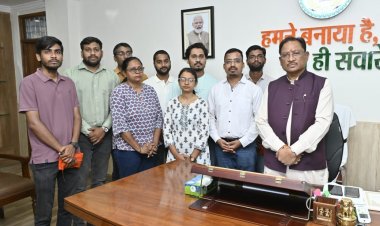 मुख्यमंत्री विष्णु देव साय से सौजन्य मुलाकात के बाद बीएड प्रशिक्षित बर्खास्त सहायक शिक्षकों ने आंदोलन समाप्ति की घोषणा की