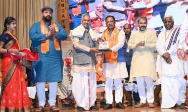 मुख्यमंत्री  विष्णु देव साय और राज्यपाल आचार्य देवव्रत महर्षि दयानंद सरस्वती की 200वीं जयंती पर धर्मरक्षा महायज्ञ में हुए शामिल