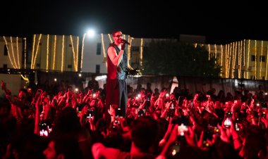 आंजनेय यूनिवर्सिटी स्टार नाईट “फुर्सत”, “एक दफा” और “बैकसीट” जैसे लोकप्रिय गानों में झूमी पब्लिक 