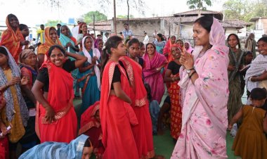 मंत्री श्रीमती लक्ष्मी राजवाड़े का बीहड़ गांवों में जनसंवाद