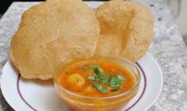 डिनर में बनाएं खुसखुस आलू पूड़ी, मुंह को लग जाएगा जायका