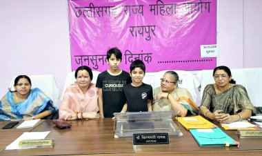 शासकीय सेवा में रहते हुए बिना तलाक लिए दूसरा विवाह सेवा से निलंबन का पर्याप्त आधार है।