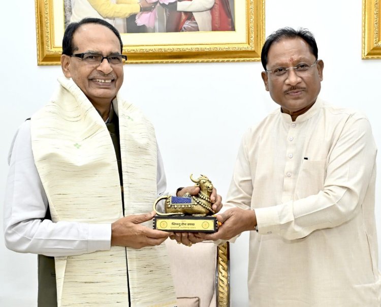 मुख्यमंत्री श्री साय से केंद्रीय मंत्री  शिवराज सिंह चौहान ने की सौजन्य मुलाकात