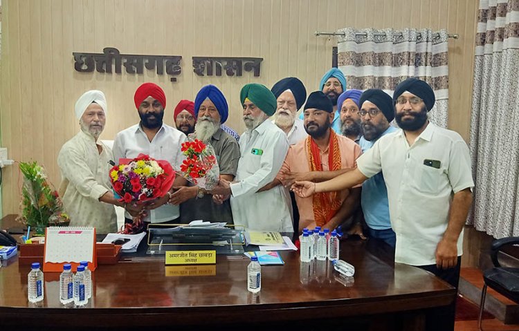छत्तीसगढ़ राज्य अल्पसंख्यक आयोग के अध्यक्ष का अमरजीत छाबड़ा ने विधिवत किया कार्यभार ग्रहण : छत्तीसगढ़  सिक्ख  समाज ने किया अभिनंदन