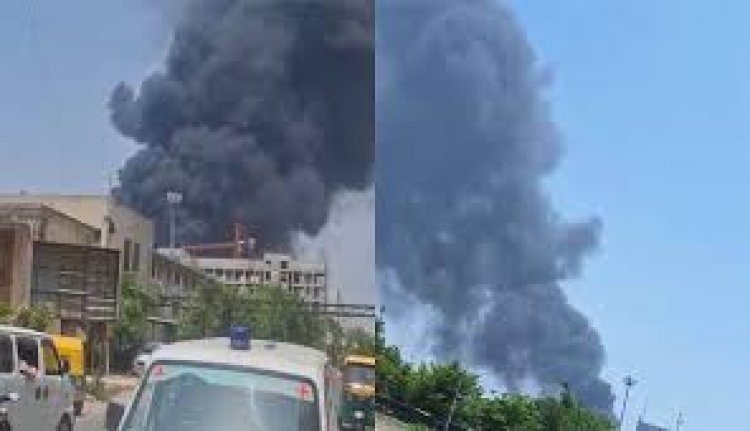 अहमदाबाद में एयर इंडिया का प्लेन क्रैश, 242 यात्री थे सवार, एयरपोर्ट के सारे रास्ते बंद