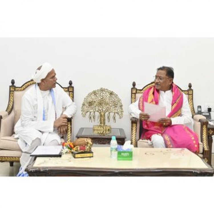 CM  साय से मिले रविशंकर महाराज   X पोस्ट कर CM विष्णुदेव साय ने बताया