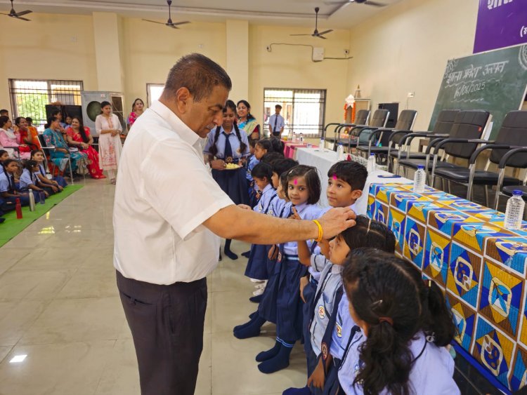 सप्रे शाला में मनाया गया शाला प्रवेश उत्सव, सर्वसुविधायुक्त खेल मैदान उपलब्ध कराने समिति के अध्यक्ष हरख मालू ने की घोषणा
