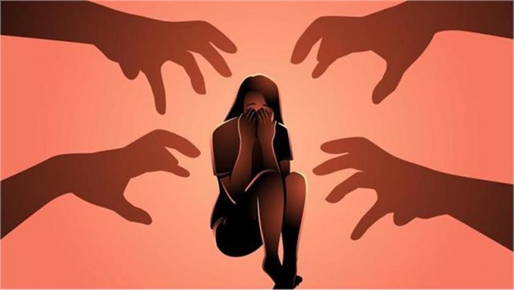 बाप- बेटी के रिश्ते पर लगाया कलंक ! 5 साल तक अपनी नाबालिग बेटियों से रेप करता रहा पिता, ऐसे सामने आई सच्चाई