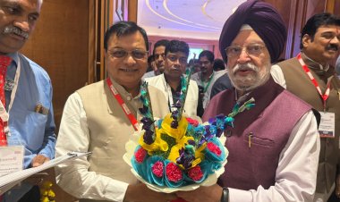 केंद्रीय पेट्रोलियम एवं प्राकृतिक गैस मंत्री  हरदीप सिंह पूरी की अध्यक्षता में हुई बैठक में शामिल हुए उद्योग मंत्री लखन लाल देवांगन 