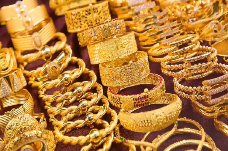 GOLD SILVER RATE TODAY : सोने और चांदी की कीमतों में गिरावट, जानिए आज के ताजा रेट