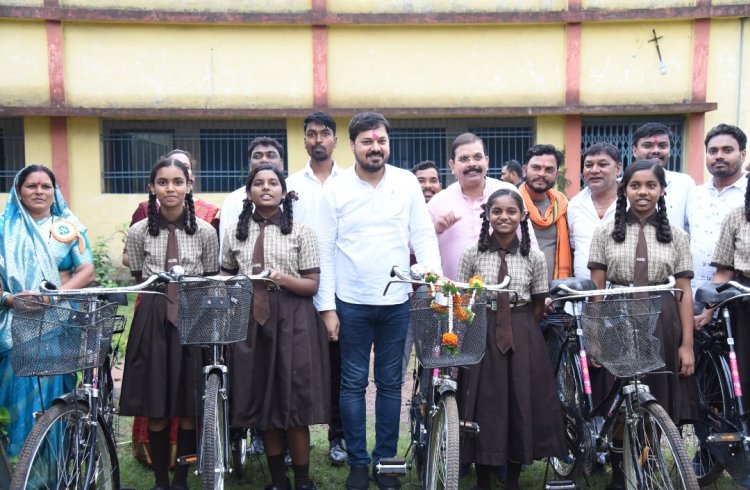 एक भी बच्चा छूटेगा, शत-प्रतिशत शिक्षित भारत का संकल्प टूटेगा*