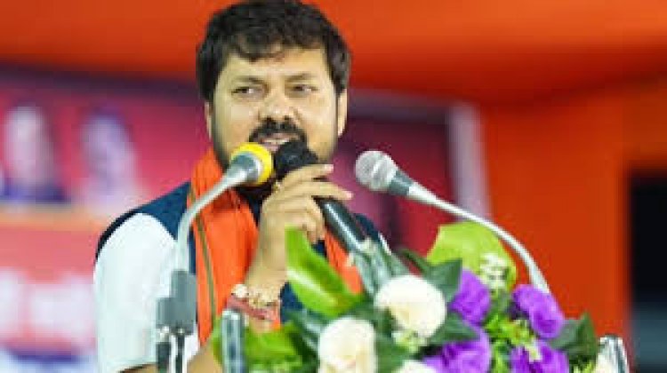 महासमुंद में सुरों का संगम: 'गाइये और छा जाइये' कार्यक्रम में मुख्य अतिथि के रूप में शामिल हुए विधायक अनुज शर्मा