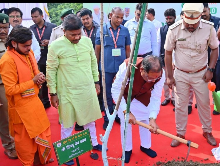 मुख्यमंत्री  विष्णु देव साय ने नवीन विधानसभा परिसर में किया पौधरोपण