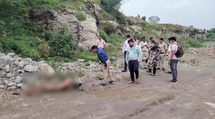 CG – नग्न हालत में मिली युवक की लाश, पत्थर से सिर कुचलकर किया मर्डर, इलाके में फैली सनसनी