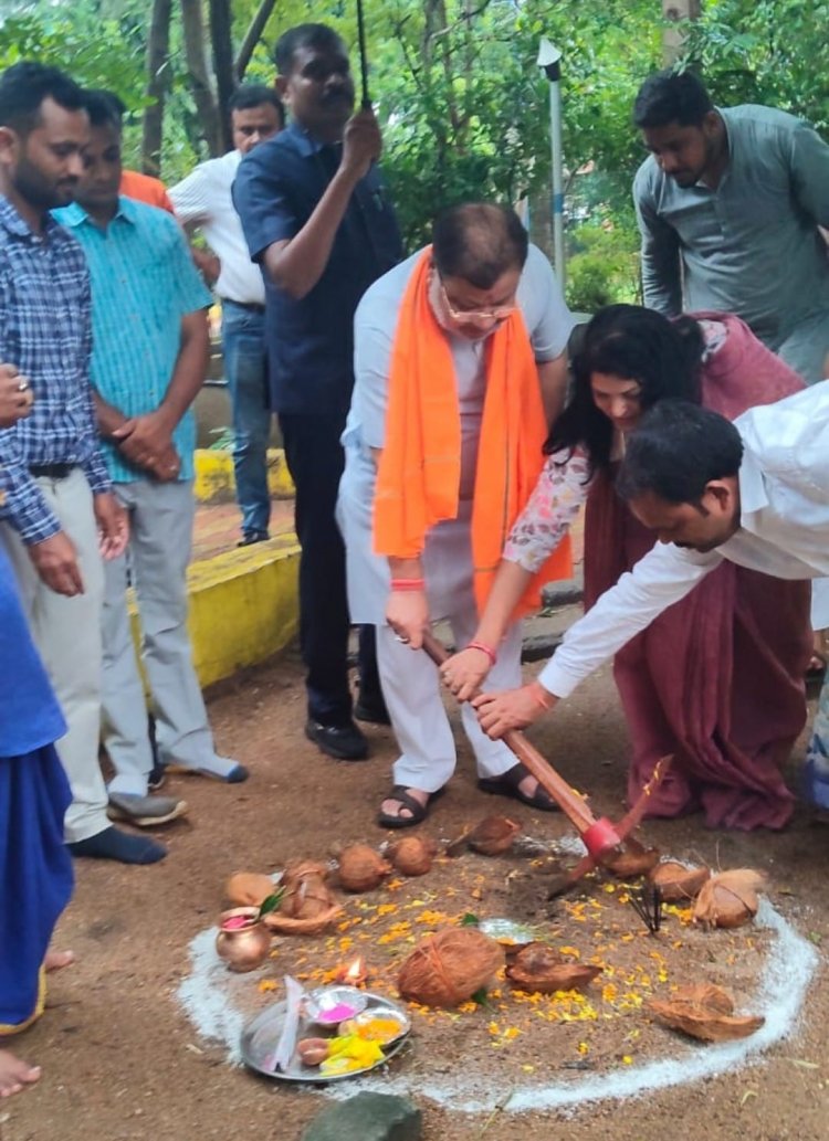 माई की बगिया में दक्षिण विधायक सुनील सोनी ने निगम पार्षदों सहित एक पेड़ माँ के नाम का किया रोपण