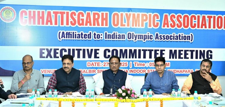 खेल एवं युवा कल्याण मंत्री  टंक राम वर्मा ने कहा कि मुख्यमंत्री श्री साय के मार्गदर्शन में वर्षों से बंद खेल अलंकरण समारोह पुनः आरंभ किए गए हैं।