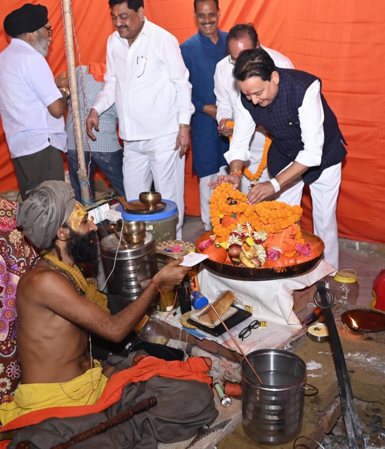 महायज्ञ में जुटी जनता, विधायक डॉ संपत अग्रवाल और मंत्री दयालदास बघेल ने सुनीं समस्याएँ-दिया समाधान का आश्वासन