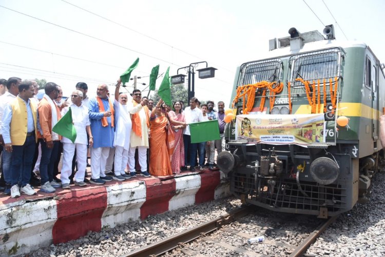 रामलला दर्शन योजना के तहत दुर्ग से 149 श्रद्धालुओं का जत्था अयोध्या के लिए रवाना