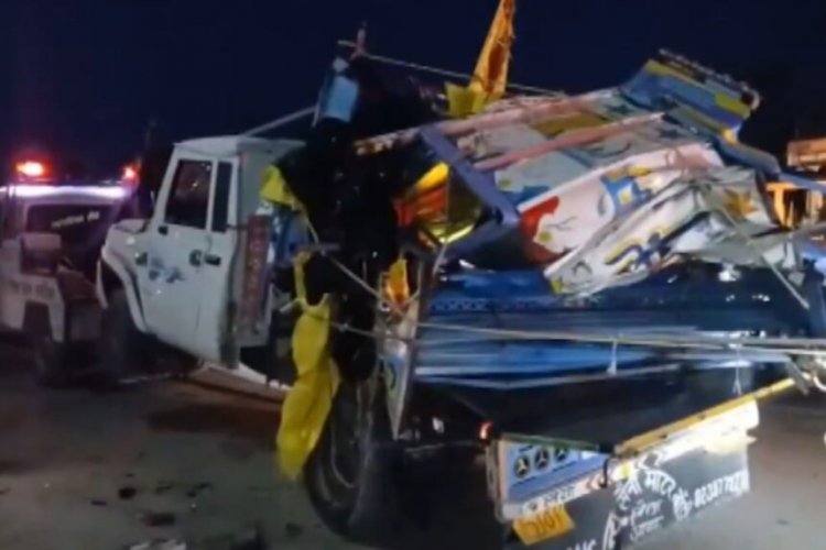 Accident : खाटू श्याम जी के दर्शन कर लौट रहे 11 श्रद्धालुओं की मौत, पिकअप और कंटेनर में जोरदार भिड़ंत