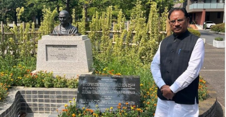टोक्यो में CM साय ने लिटिल इंडिया’ पहुँचकर महात्मा गांधी की प्रतिमा पर पुष्पांजलि अर्पित कर उन्हें किया नमन