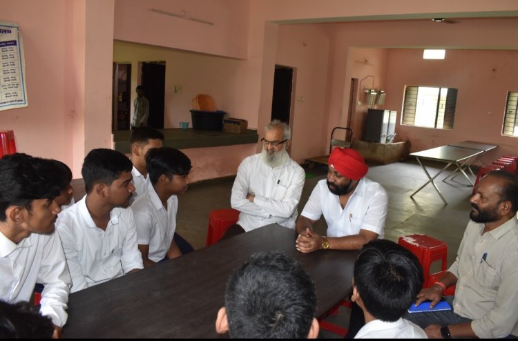 अल्पसंख्यक आयोग के अध्यक्ष अमरजीत सिंह छाबड़ा ने 50सीटर अल्पसंख्यक पोस्ट मैट्रिक छात्रावास का किया निरक्षण 