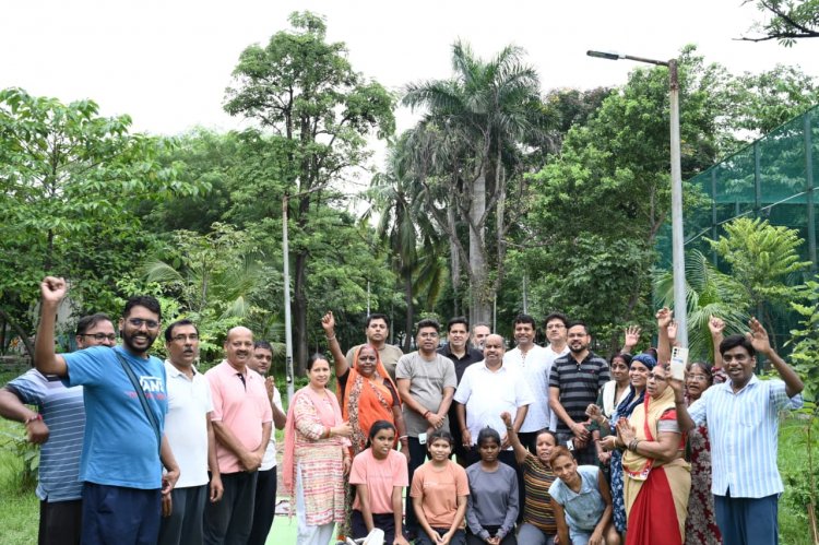 “न दिन न रात – जनता की समस्याओं के लिए हर पल समर्पित विधायक पुरंदर मिश्रा ने किया ऑक्सीजॉन गार्डन का औचक निरीक्षण”