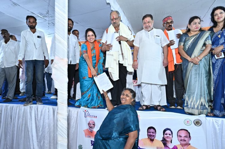 हर गरीब के सिर पर पक्की छत का प्रधानमंत्री नरेन्द्र मोदी जी का सपना रायपुर में साकार करेंगे - महापौर मीनल चौबे