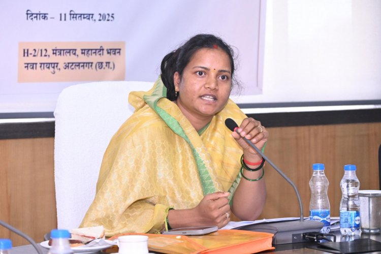 मंत्री श्रीमती लक्ष्मी राजवाड़े की अध्यक्षता में उभयलिंगी कल्याण बोर्ड की राज्य स्तरीय बैठक संपन्न