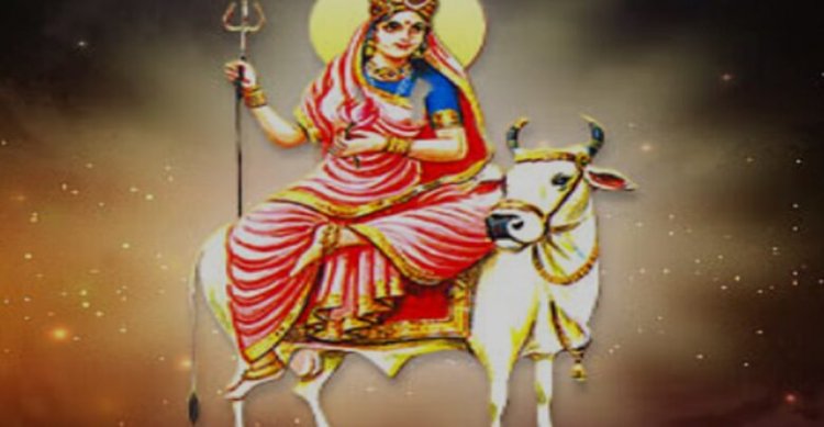 नवरात्रि का पहला दिन आज, मां शैलपुत्री की पूजा में इन चीजों को करें अर्पित, मिलेगा सुख-समृध्दि का आशीर्वाद