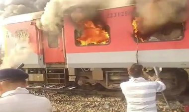 fire in train : पंजाब में अमृतसर-सहरसा गरीब रथ एक्सप्रेस के एसी डिब्बे में आग, महिला घायल