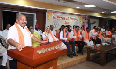 हम सभी प्रधानमंत्री नरेन्द्र मोदी के स्वागत के लिए आतुर है। अधिक से अधिक लोग शामिल होकर प्रधानमंत्री श्री मोदी का अभिनंदन करेंगे।