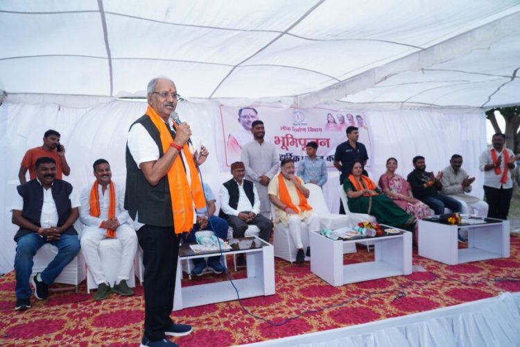 रावतपुरा फेज-2 में 2.35 करोड़ की से बनेगी सड़क, सांसद बृजमोहन ने किया शिलान्यास