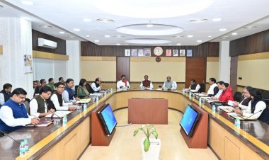 मुख्यमंत्री  विष्णु देव साय की अध्यक्षता में आज यहां मंत्रालय महानदी भवन में आयोजित कैबिनेट की बैठक में अनेक महत्वपूर्ण निर्णय लिए गए -