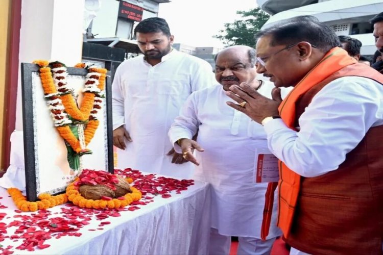 छत्तीसगढ़ के 25 वर्ष पूरे — मुख्यमंत्री विष्णुदेव साय ने छत्तीसगढ़ महतारी को किया नमन, राज्यवासियों के विकास का नया संकल्प