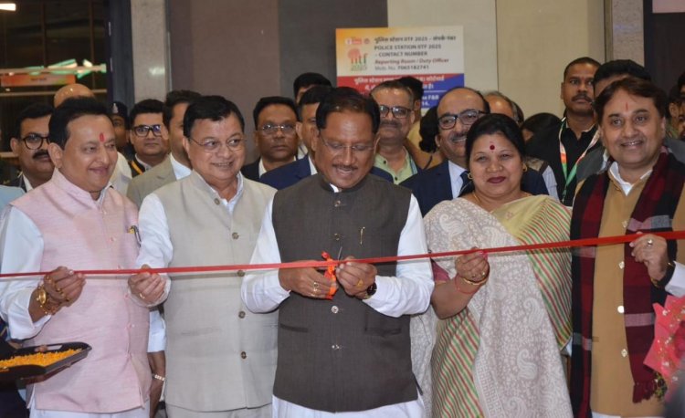 अंतरराष्ट्रीय व्यापार मेले में मुख्यमंत्री  विष्णुदेव साय ने छत्तीसगढ़ पेवेलियन का किया अवलोकन