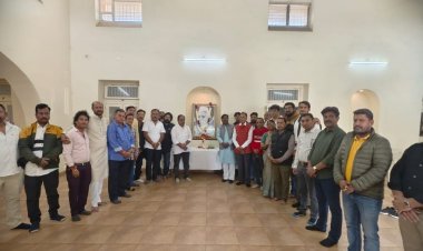 अविभाजित मध्य प्रदेश के प्रथम मुख्यमंत्री स्वर्गीय पं. रविशंकर शुक्ल जी की पुण्यतिथि पर उनको श्रद्धा सुमन अर्पित किया गया