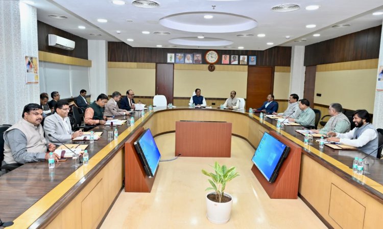 मुख्यमंत्री  विष्णु देव साय की अध्यक्षता में मंत्रालय, महानदी भवन में कैबिनेट की बैठक शुरू