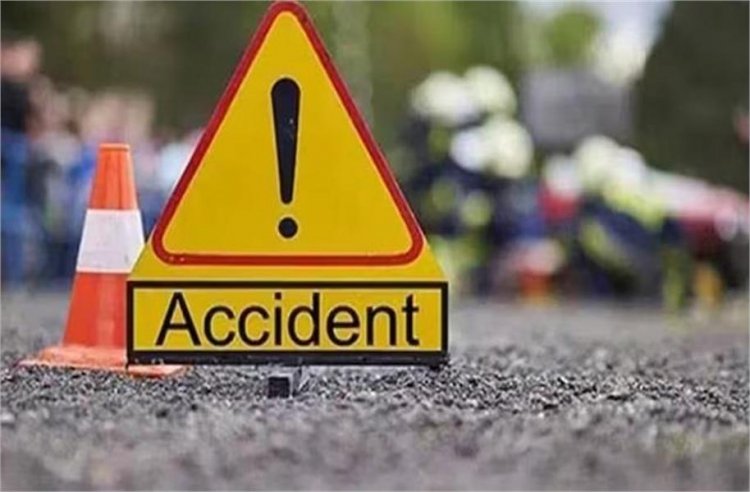 एक ही बाइक पर थे 5 लोग, अनियंत्रित बोलेरो ने रौंदा; 3 साल की बच्ची की मौत, 4 घायल