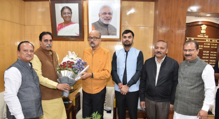 राज्यपाल रमेन डेका से विधायक श्री मूणत ने सौजन्य भेंट की