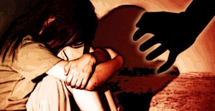 घर में अकेली बेटी को देख बिगड़ी पिता की नियत, नाबालिग से जबरन दुष्कर्म कर मिटाई हवस