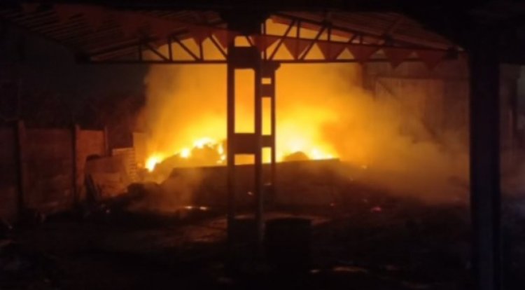 CG : विद्युत लोको शेड में भीषण आग, दमकल की टीम मौके पर तैनात