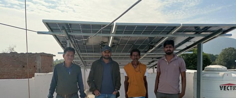 सोलर पैनल से दूर हुई चिंताराम की बिजली बिल की चिंता, ग्रामीणों के लिए बने मिसाल