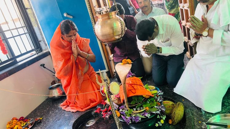   नीलकंठ महादेव मंदिरकी प्राण प्रतिष्ठा को एक वर्ष पूर्ण होने पर दर्शन लाभ को पहुंची भाजपा प्रदेश उपाध्यक्ष , पूर्व विधायक श्रीमती रंजना साहू  